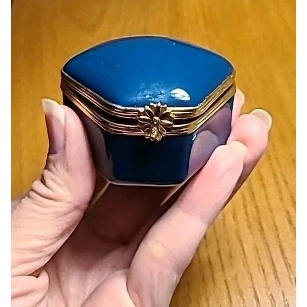 Vtg Limoges France Porcelain Dark Aqua Blue trinket Box Pill Box 2x2.25x1.5 NEW